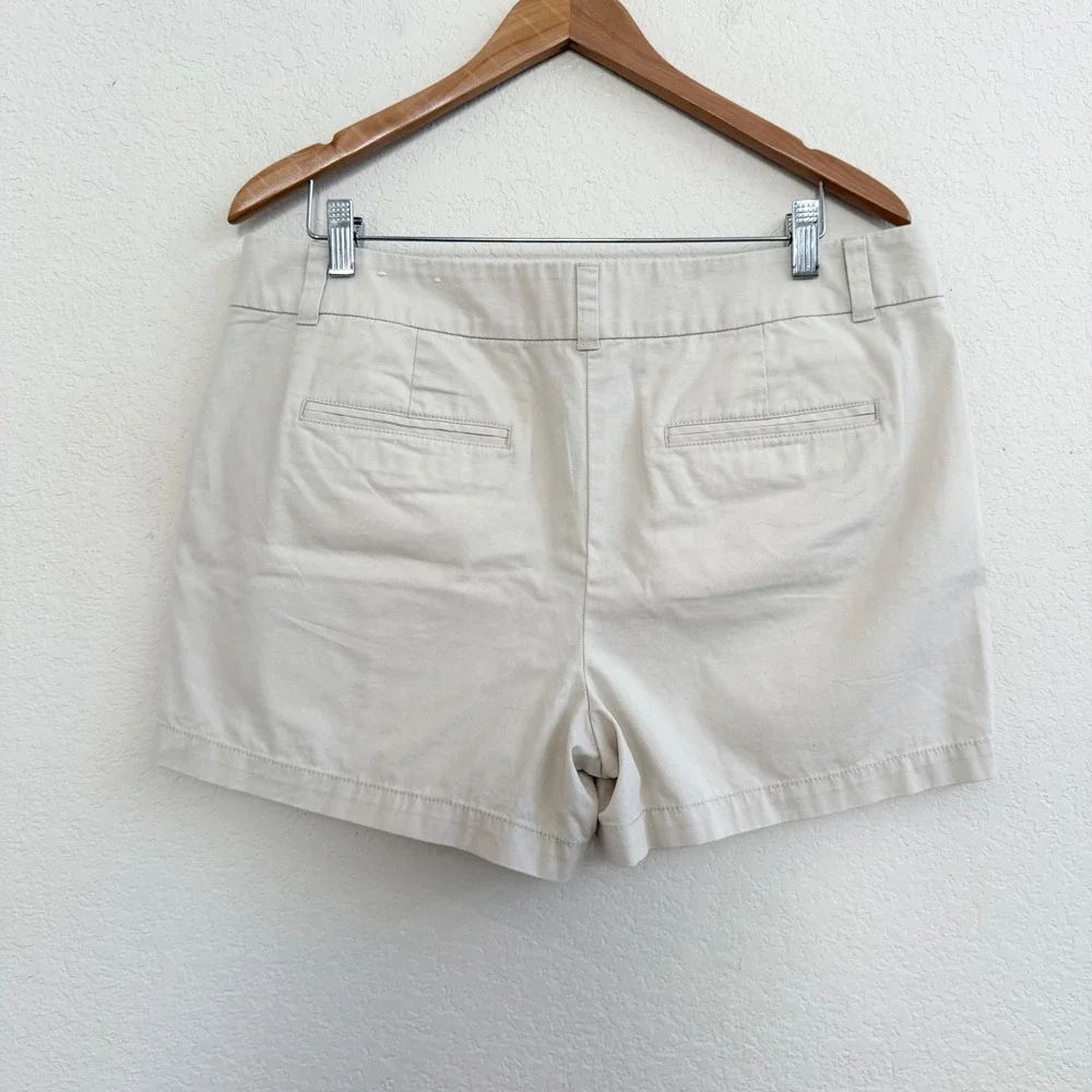 LOFT Outlet Womens Khaki Chino Shorts Beige 4 Inch Inseam Size 12‎ Mid Rise